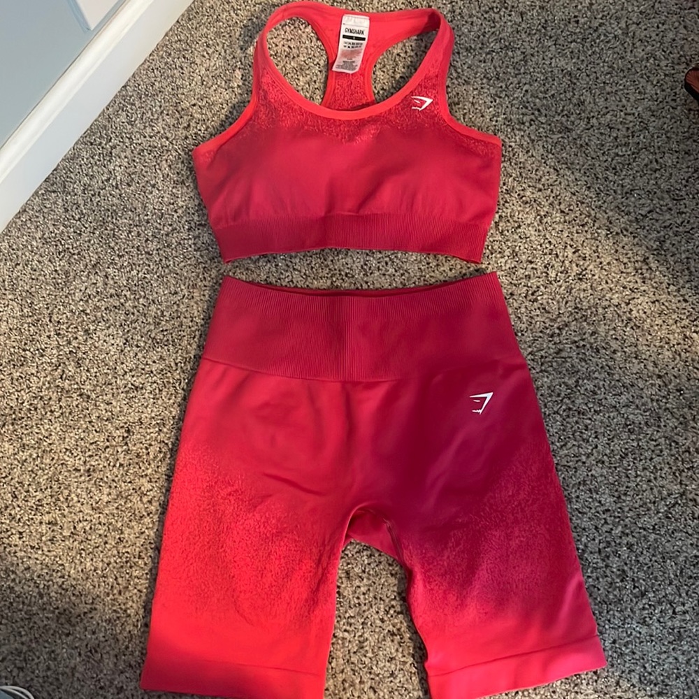cute gymshark set!